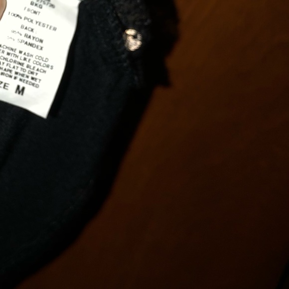 Buckle BKE boutique gold sequin top. Size M. NWOT - Picture 6 of 12